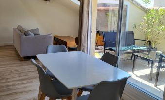 La Dolce Vita Nimoise Terrasse 100 M des Arenes