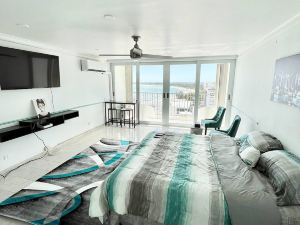 Stylish Suite with Ocean Views