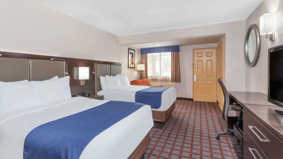 Days Inn by Wyndham Woodbury Long Island