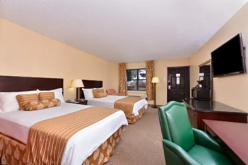 Americas Best Value Inn & Suites Victoria - parking