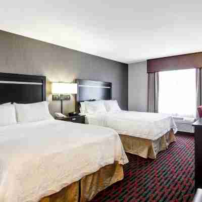 Hampton Inn & Suites by Hilton Red Deer Rooms