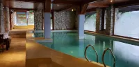 Dos Bahias Lake Resort - piscina