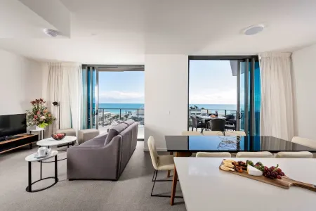 Ramada by Wyndham VetroBlu Scarborough Beach
