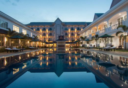 2. 글로리어스 호텔..