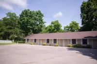 M-22 Inn Suttons Bay Hotels in Leland