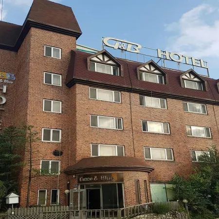 Green and Blue Hotel Отели рядом с достопримечательностью «Парк Дэгванрён»
