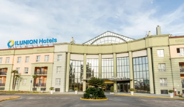 Hotel ILUNION Alcora Sevilla Exterior Photos