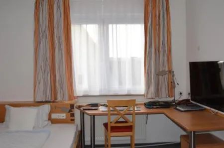 BB City Hotel Отели рядом с достопримечательностью «MOTOR WORLD Region Stuttgart»