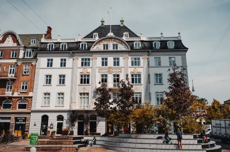 Hotel Royal Отели рядом с достопримечательностью «DoKK1»