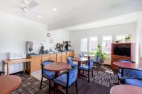 Super 8 by Wyndham Ida Grove Hotels in Holstein