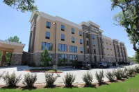 Hampton Inn & Suites Dallas Market Center Hotel di Dallas