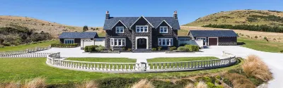 Larnach Lodge & Stable Stay