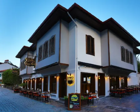 ルート ホテル カレイチ アンタルヤのホテル