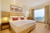 Lemon Tree Hotel, Jhansi فنادق في Jhansi Rly. Settl