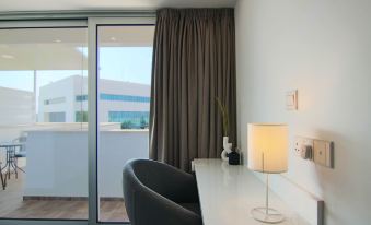 Phaedrus Living: Luxury Suite Nicosia 504