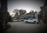 Gemstone Guest House - parking