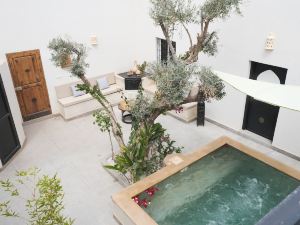 Villa privée 2 Chambres Avec Bassin Chauffable et Hammam en Option