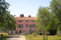 Domaine de Chalaniat Hotels in La Sauvetat
