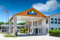 Days Inn by Wyndham San Antonio Các khách sạn ở Windcrest