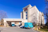 Hampton Inn & Suites Charlotte-Airport فنادق في Belmont