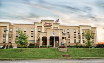 Hampton Inn & Suites Louisville East