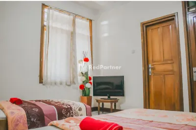 Villa Mawar Adinda Kuningan Syariah RedPartner Hotel dekat Tugu Ciporang Mandalajaya Maleber