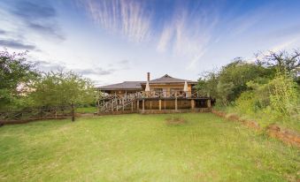 Escarpment Luxury Lodge Manyara