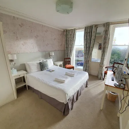 Alexandra Hotel