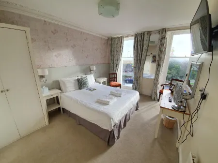 Alexandra Hotel