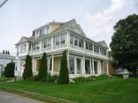 Governor's Mansion Inn Hotels in Мірамічі