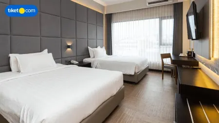 De Lobby Suite Hotel Отели в г. Бату