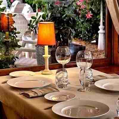 Hôtel des Pins & Restaurant Dining/Meeting Rooms