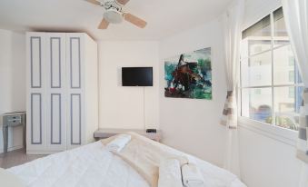 Chic 3Br Apt w Parking on the Beach with Shelter by Sea N' Rent