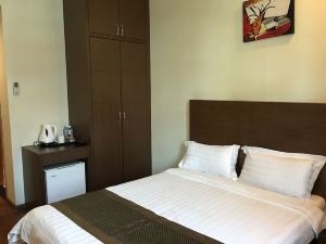 Lintas Plaza Hotel