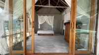 La Belle Hollow Trees Hotels in Bosua