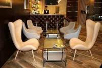 Golden Tulip Varna - Bares
