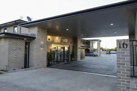 Astro Dish Motor Inn