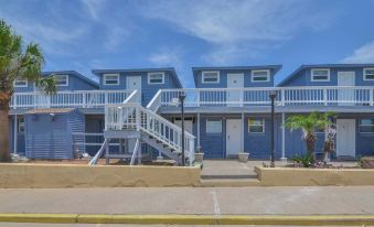 Coastal Cottage - Housity