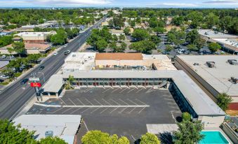 Econo Lodge Woodland Near I-5