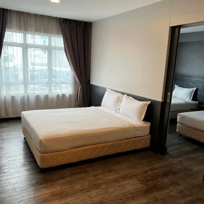 Signature Hotel Hotels near Taman Esplanade