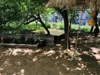 Yiyan Featured Homestay (Yanhe Street) - Pools