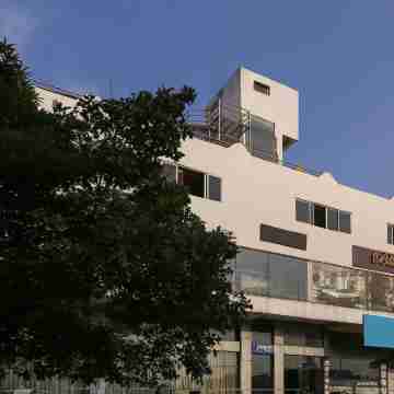 Capital O 22428 Hotel Dreams Hotel Exterior