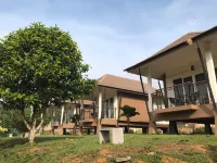 Tipparika Riverview Hotel Các khách sạn ở Bang Klam