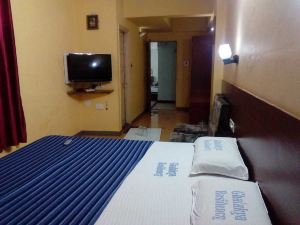 Iroomz Chalukya Residency