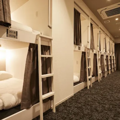 Hotel the Rock Hotel dekat Distrik Nishi