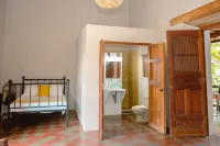 Colonial Charm with Private Pool Steps from Central Plaza Hotels in 
