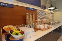 Holiday Inn Express & Suites FRANKLIN - BERRY FARMS by IHG - breakfast