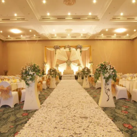 Sintesa Peninsula Hotel