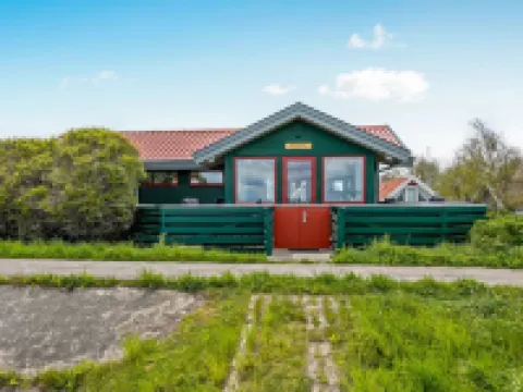 "Eldar" - 5m from the Sea