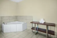 Holiday Inn Express & Suites Cedar City - Hot Tub